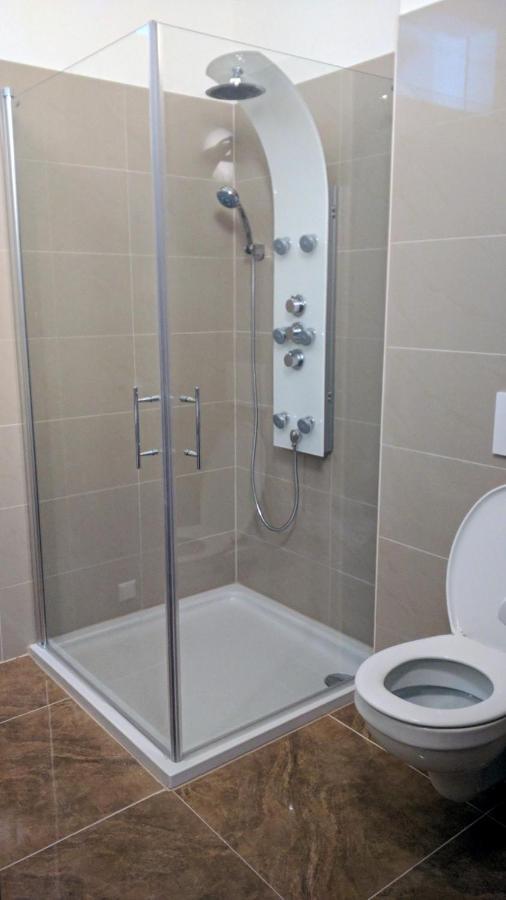211 Amsterdam, Studio Apartment, 30M2 1-4 Pers Klagenfurt am Woerthersee Exterior foto